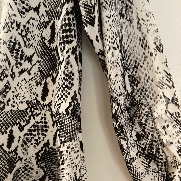 PerSeption Concept Surplus Python Print Top - Picture 9 of 11